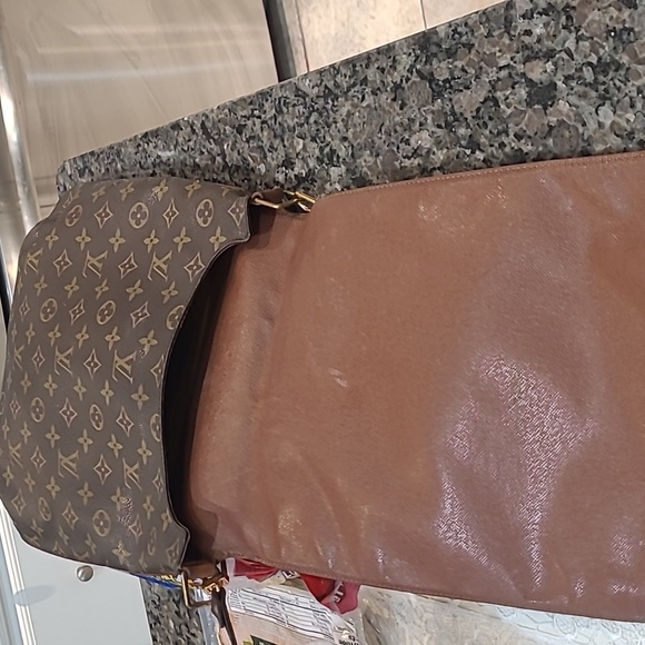 UNISEX LOUIS VUITTON MUSETTE GM MONOGRAM BAG with MONOGRAM CROSSBODY STRAP - Picture 13 of 17